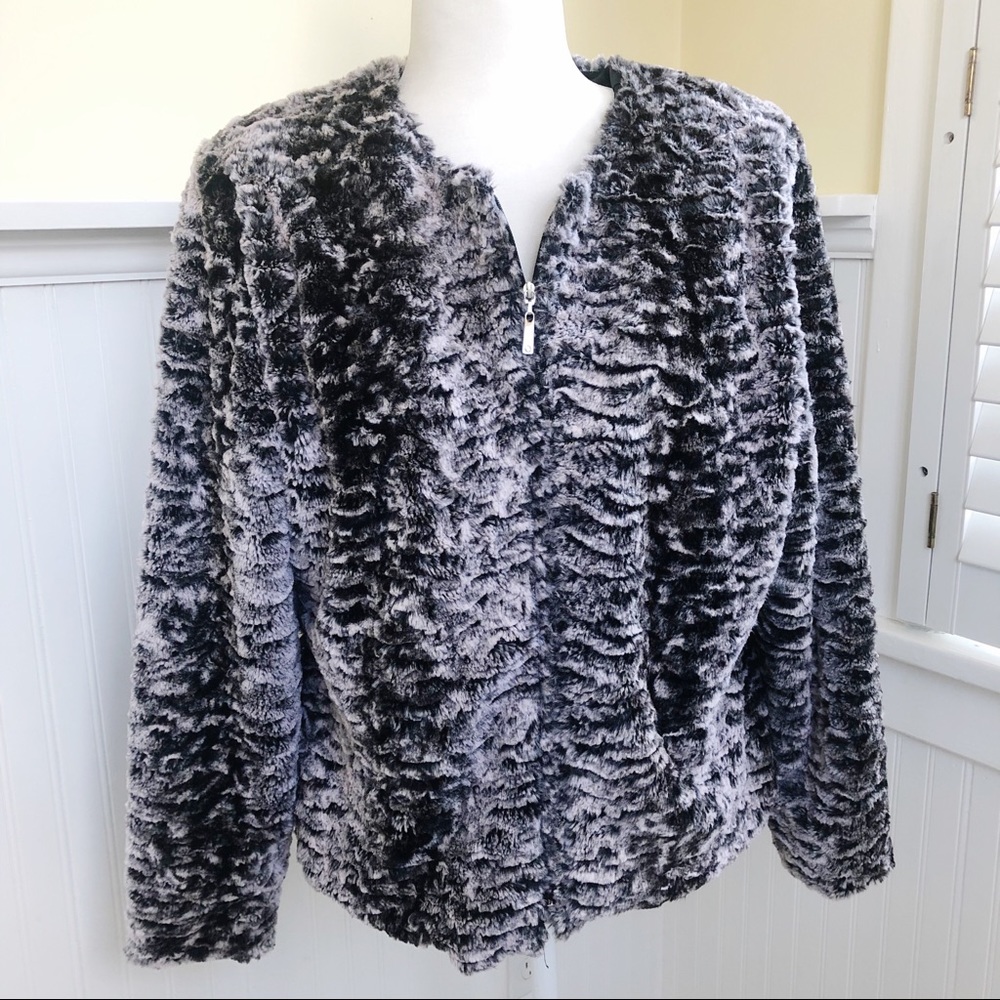 Softworks EUC Fluffy Faux Fur Zip-Up Jacket - 10